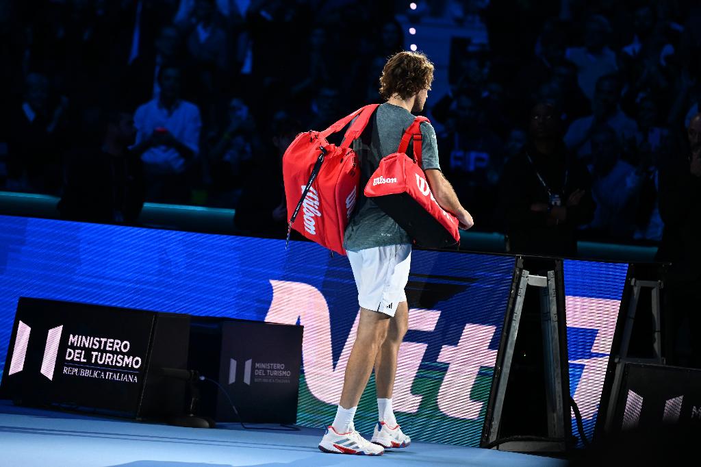 Nitto ATP Finals Stefanos Tsitsipas Si Ritira Dopo Tre Giochi Contro