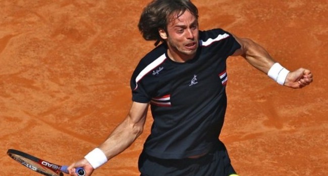 Lorenzi fermato da Mahut