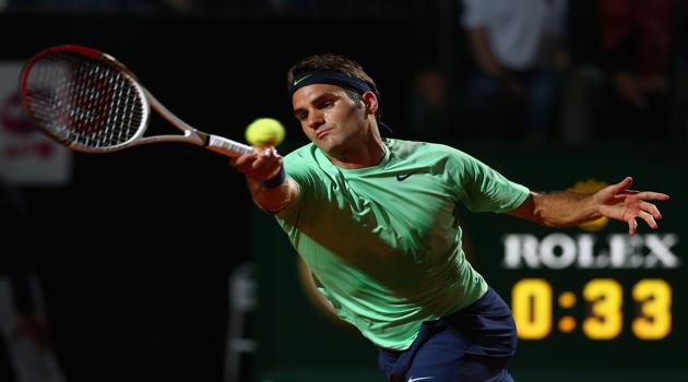 Federer in carrozza con Simon, Janowicz stupisce