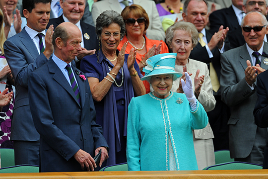 La Regina lascia Wimbledon e LTA. A favore di Kate